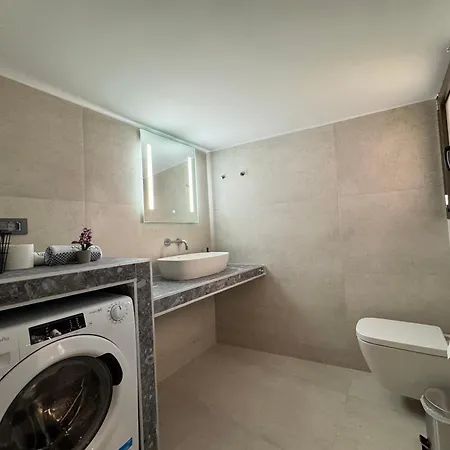 Apartment Spacious Near Monastiraki By Kozy Koala
