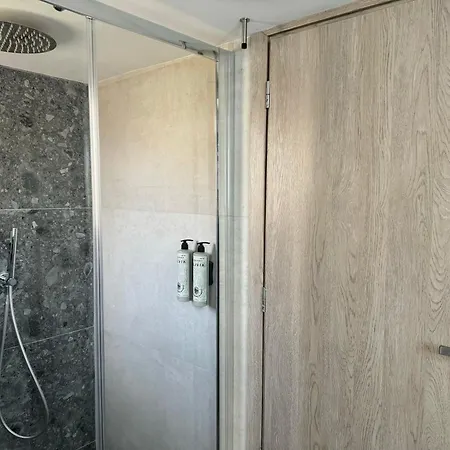 Spacious Near Monastiraki By Kozy Koala Apartment